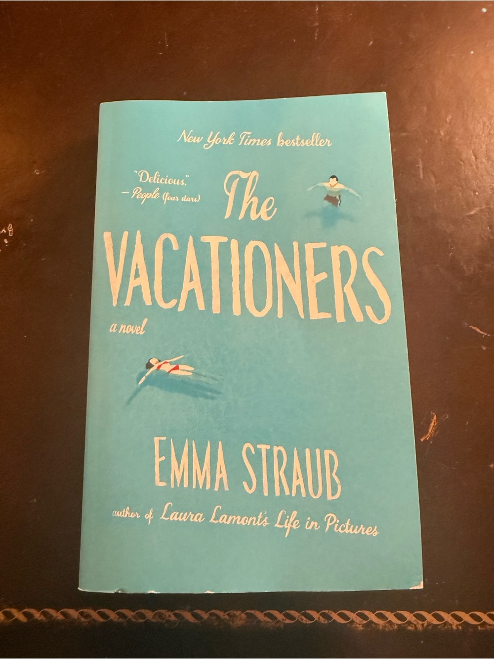 The Vacationers by Emma Straub (Paperback book)